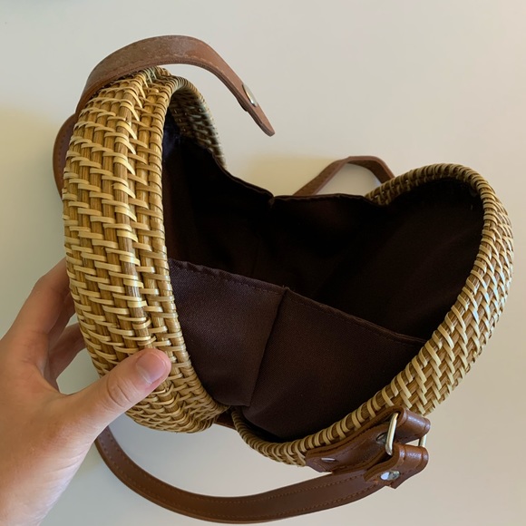 Round Rattan Purse - Picture 2 of 3